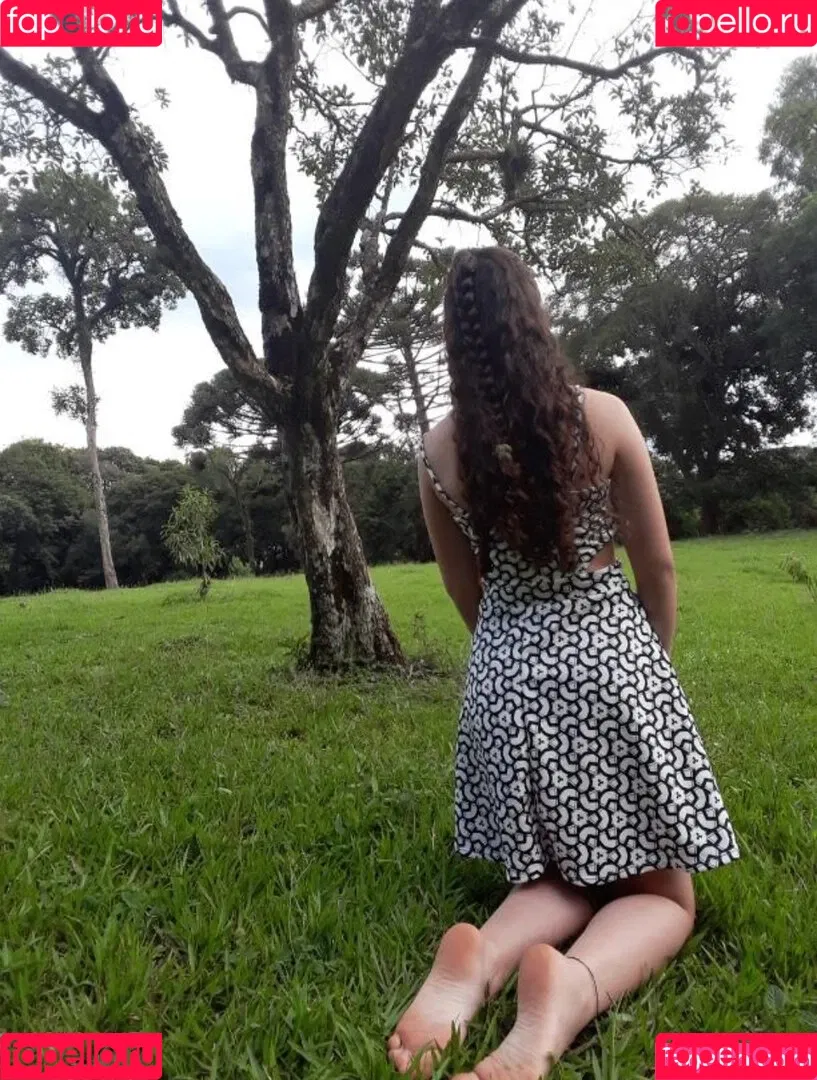 Pezinhos Da Jhenny Onlyfans Photo Gallery 