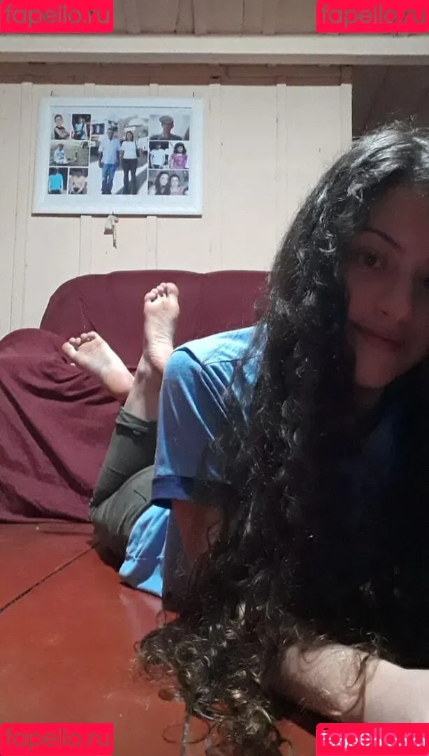 Pezinhos Da Jhenny Onlyfans Photo Gallery 