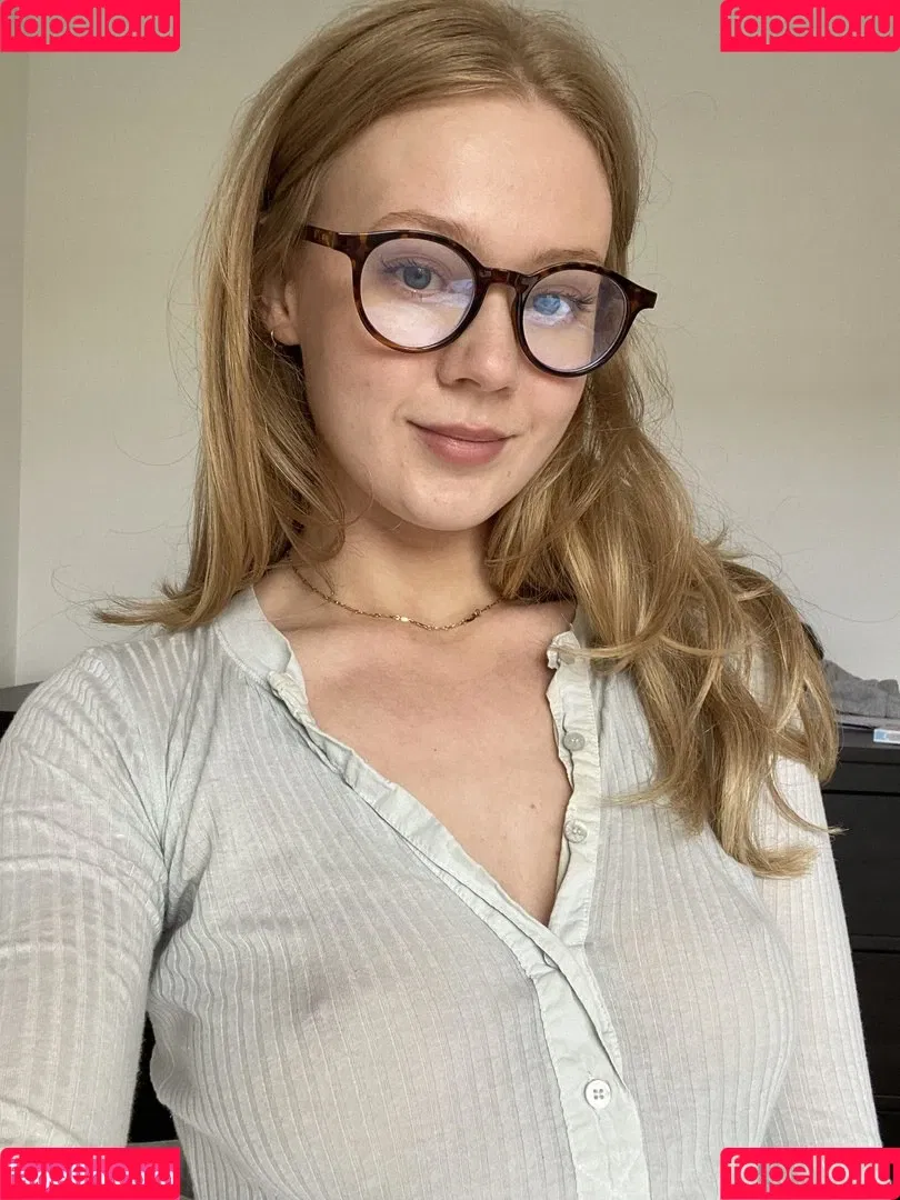 Librarosebud Onlyfans Photo Gallery 