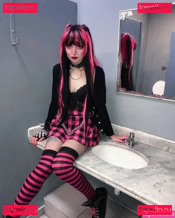 Ybbbyx Onlyfans Photo Gallery 