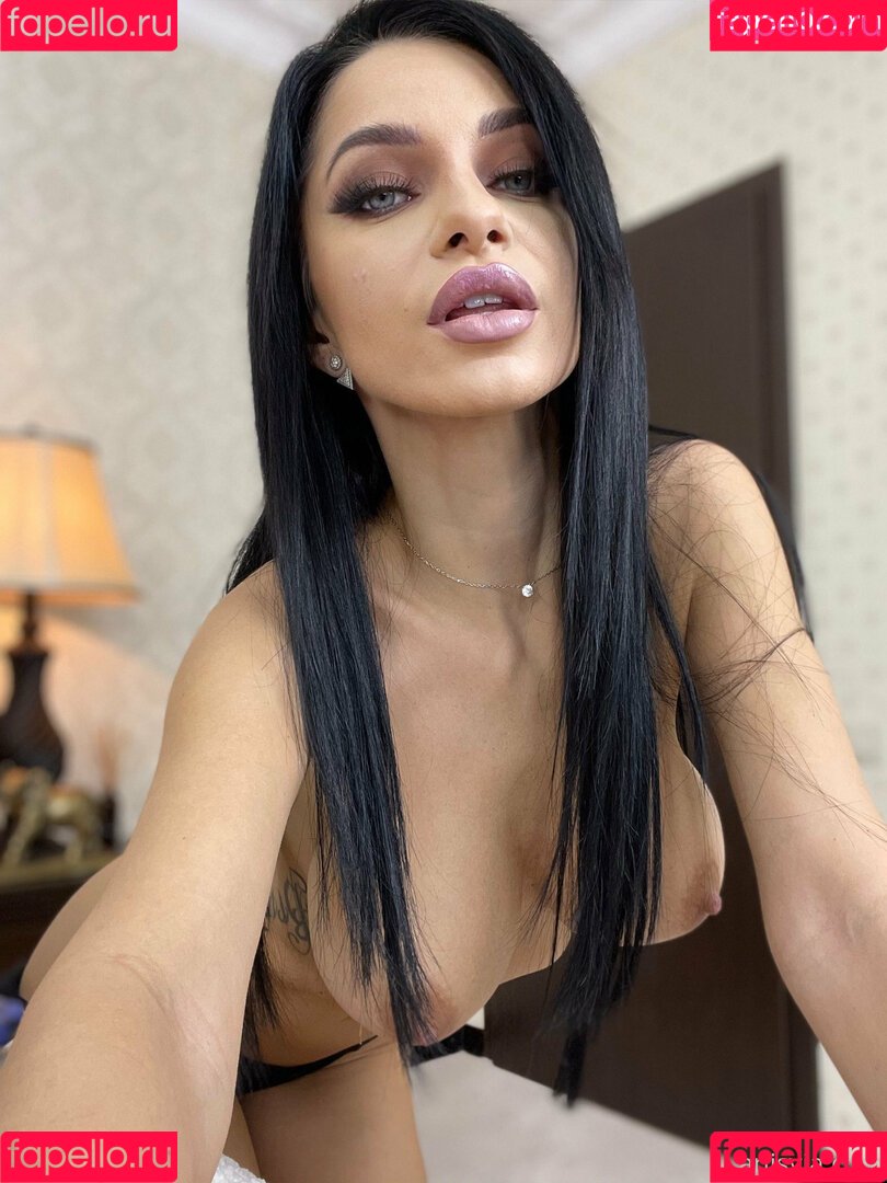 Anisyia Onlyfans Photo Gallery 