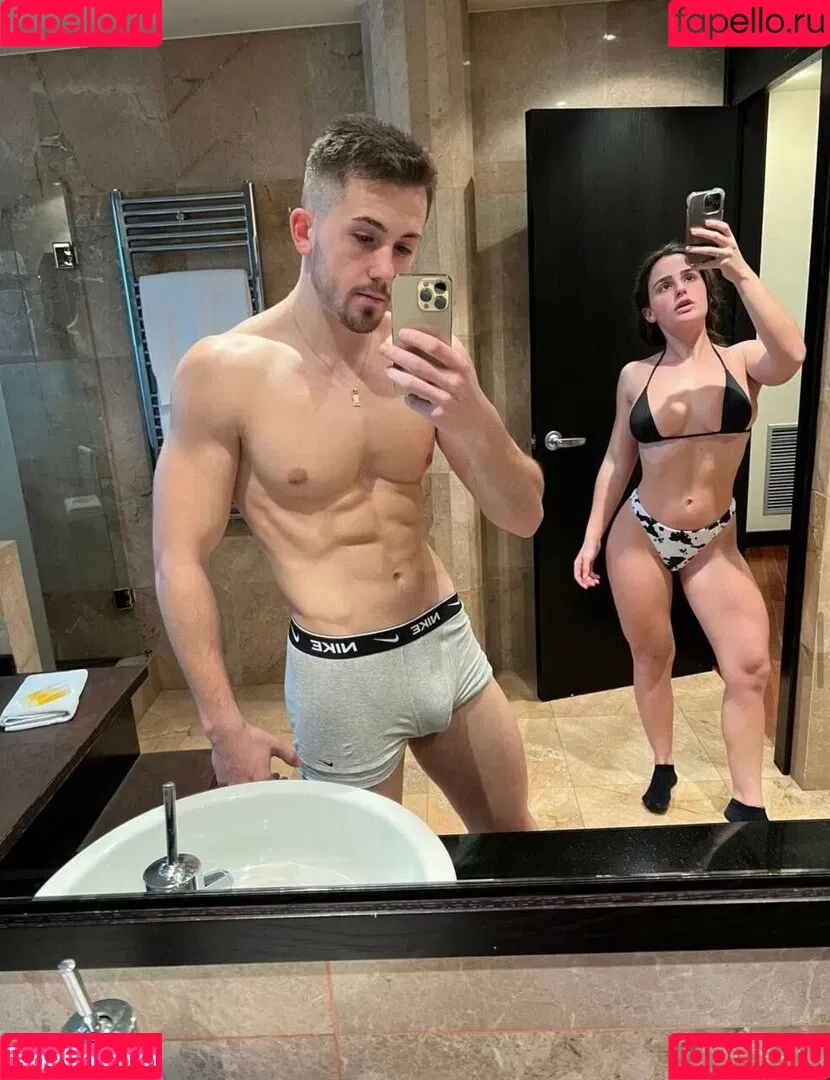 Andrea Rojo RedMil Onlyfans Photo Gallery 