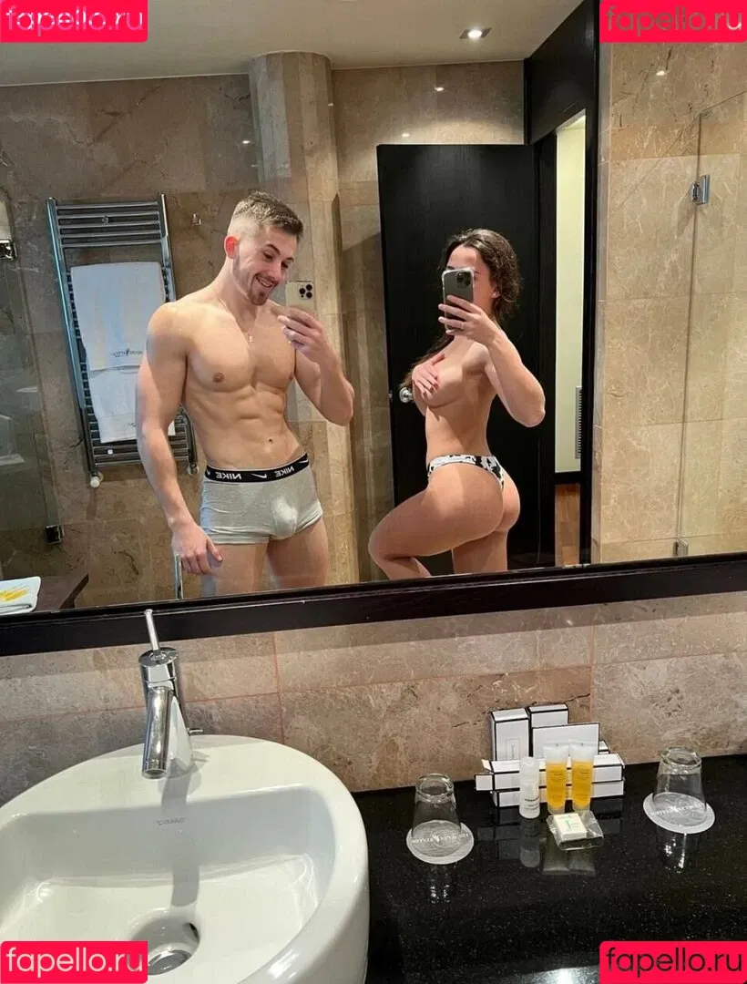 Andrea Rojo RedMil Onlyfans Photo Gallery 