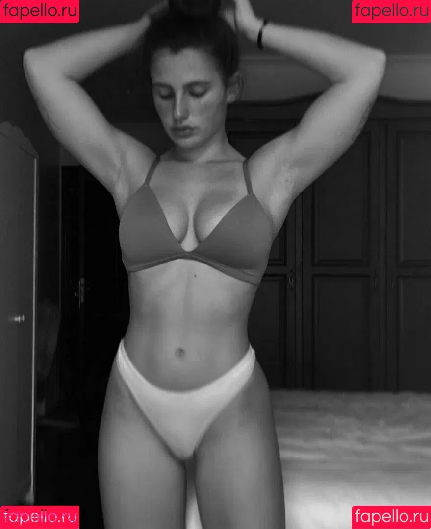 Andrea Rojo RedMil Onlyfans Photo Gallery 