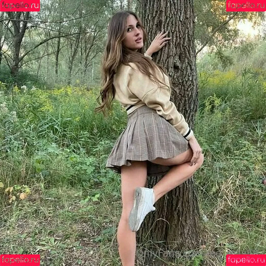red_mila Onlyfans Photo Gallery 