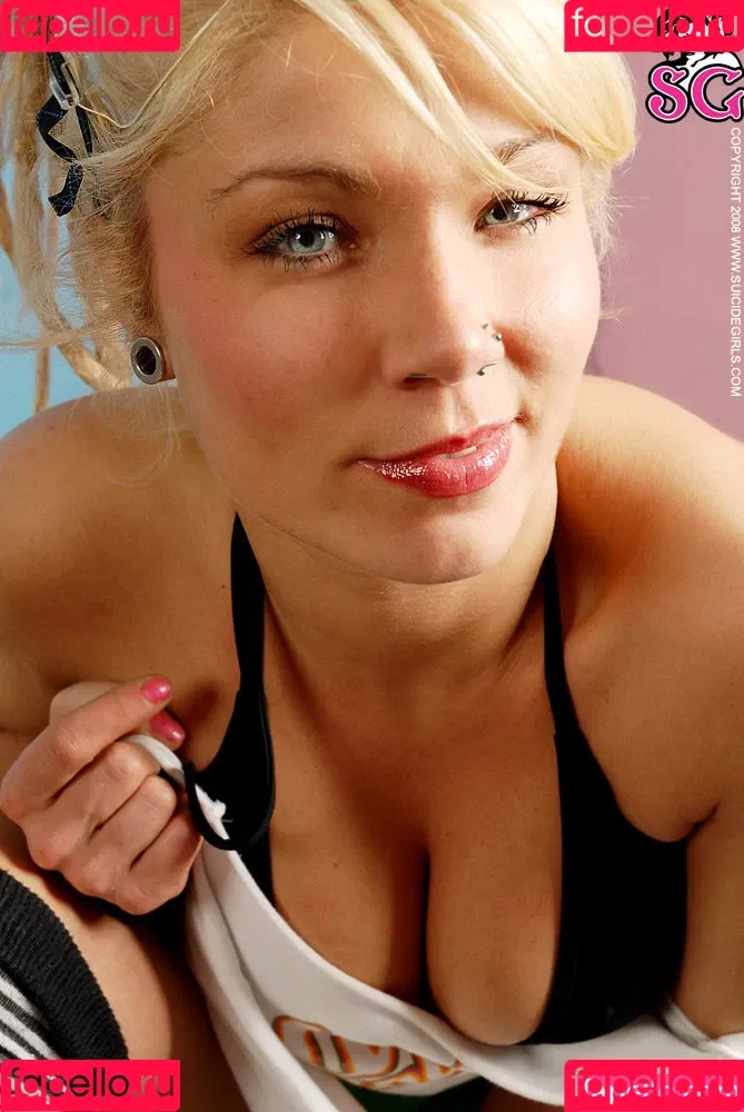 Waikiki Onlyfans Photo Gallery 