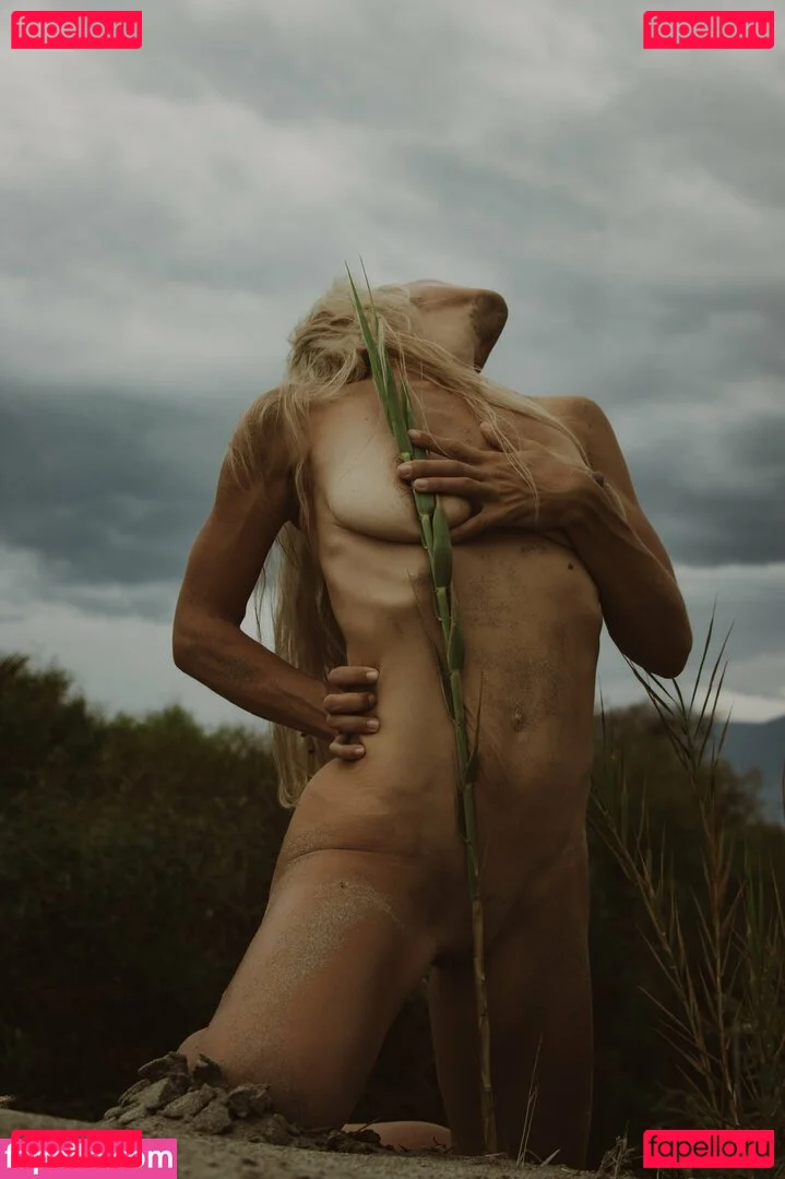 Tunaapari Onlyfans Photo Gallery 