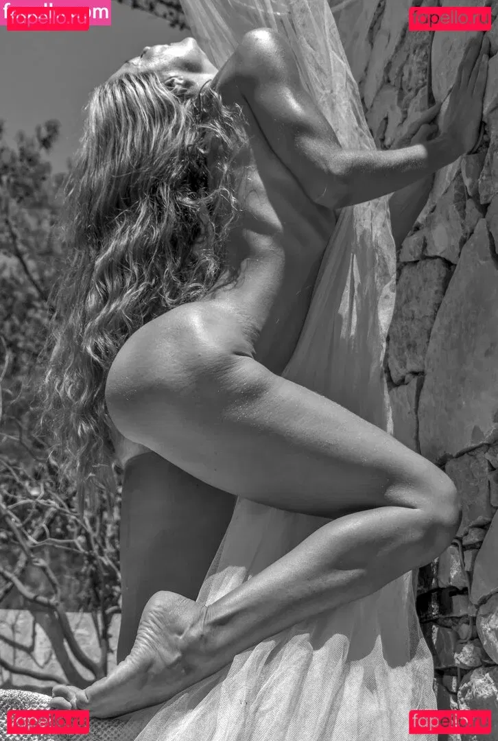 Tunaapari Onlyfans Photo Gallery 