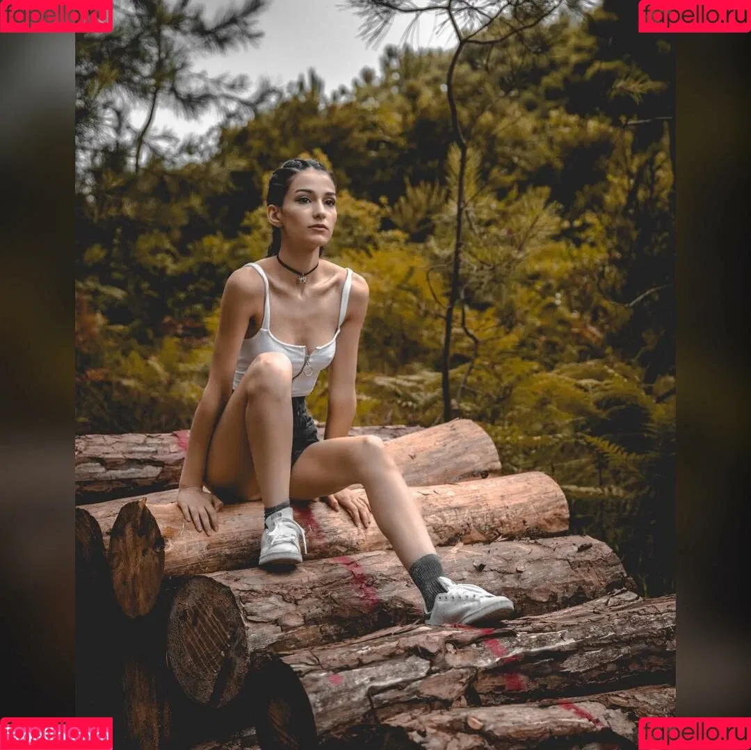 Vahide Bulu Onlyfans Photo Gallery 