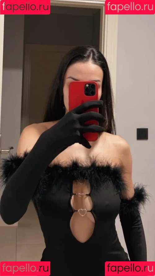 Vahide Bulu Onlyfans Photo Gallery 