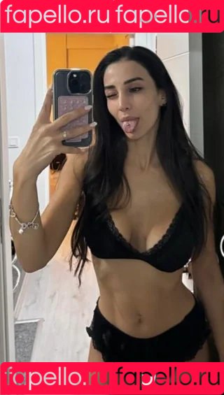 Vahide Bulu Onlyfans Photo Gallery 