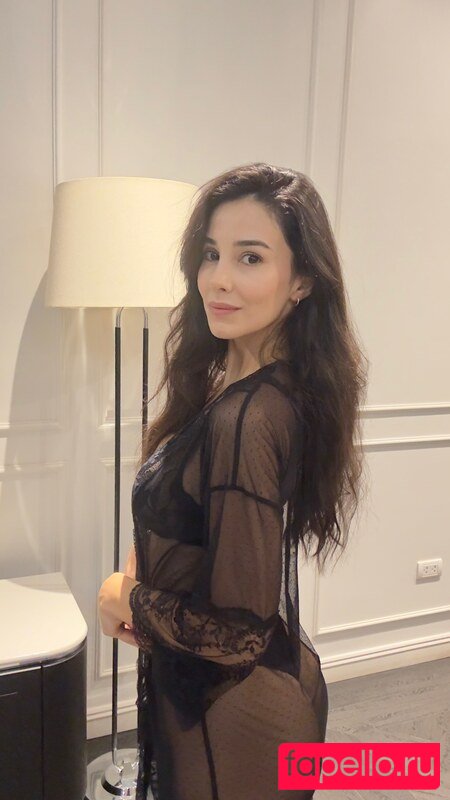 Vahide Bulu Nude Onlyfans Photo 24