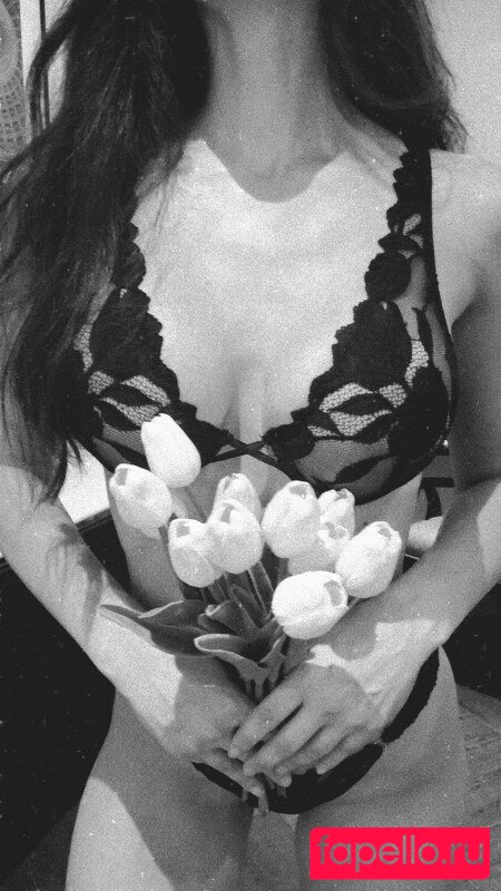 Vahide Bulu Nude Onlyfans Photo 5