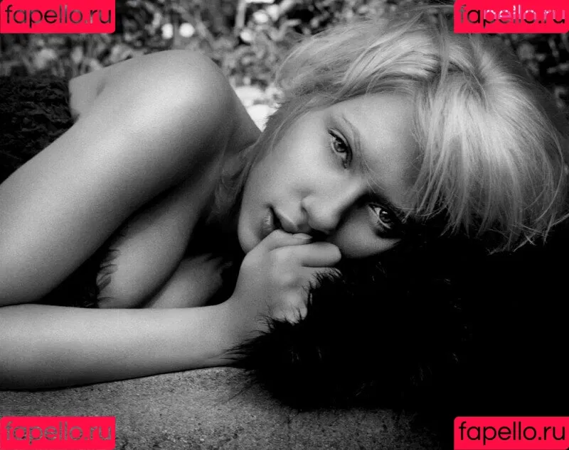 Scarlett Johansson Onlyfans Photo Gallery 
