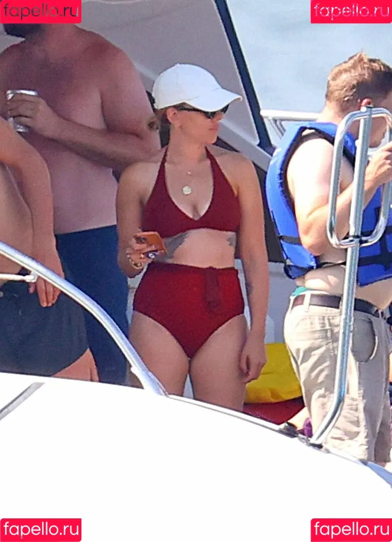 Scarlett Johansson Onlyfans Photo Gallery 