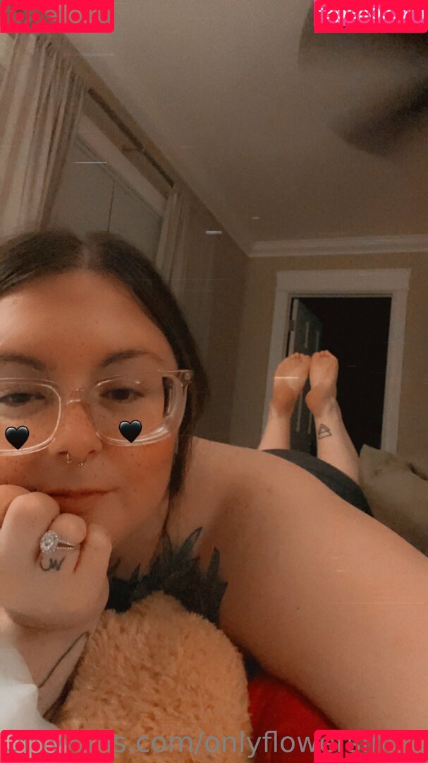 onlyflowersinhell Onlyfans Photo Gallery 