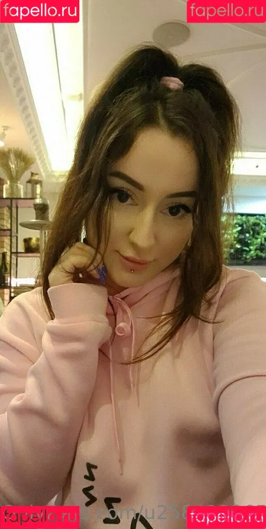 u258422265 Onlyfans Photo Gallery 
