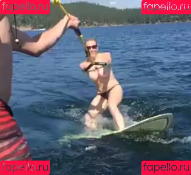 Chelsea Handler Onlyfans Photo Gallery 