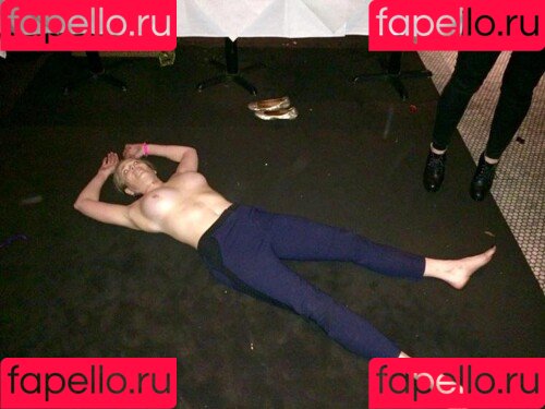 Chelsea Handler Onlyfans Photo Gallery 