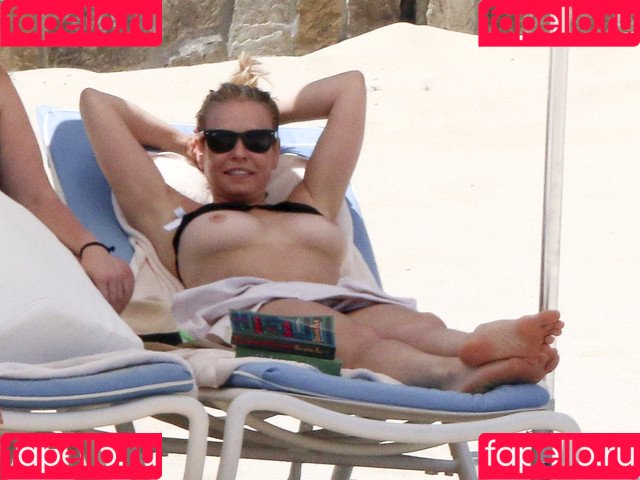 Chelsea Handler Onlyfans Photo Gallery 
