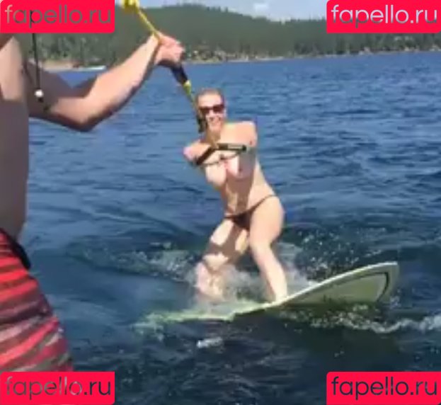 Chelsea Handler Onlyfans Photo Gallery 