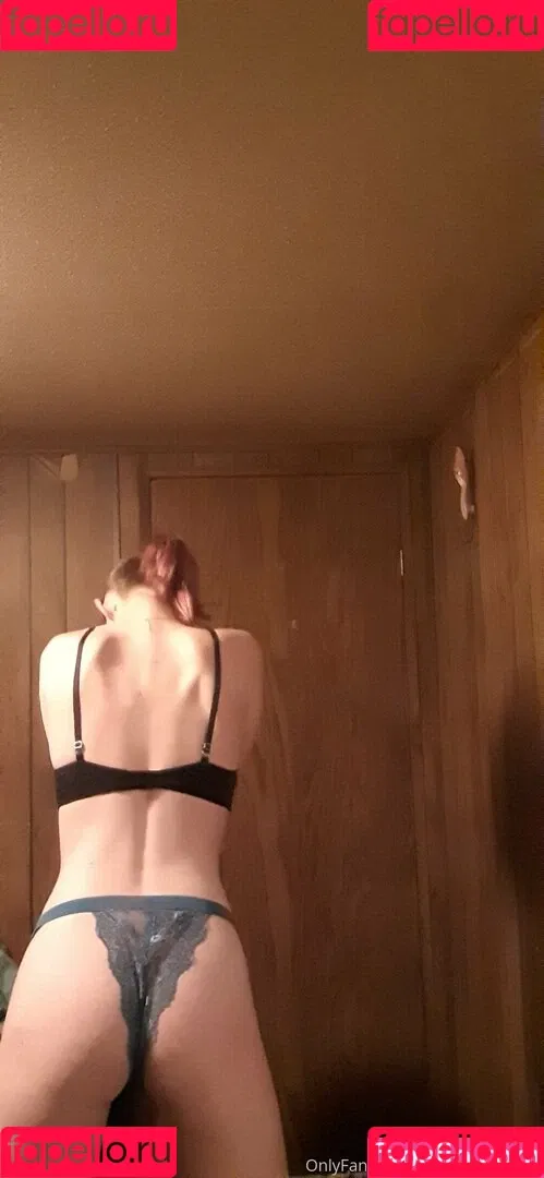 mommymaddii Onlyfans Photo Gallery 