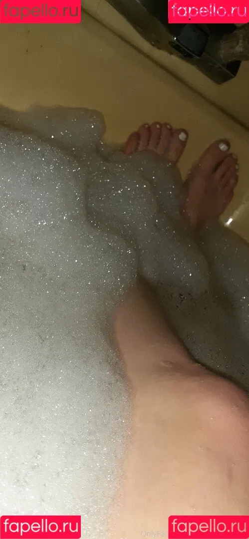 mommymaddii Onlyfans Photo Gallery 