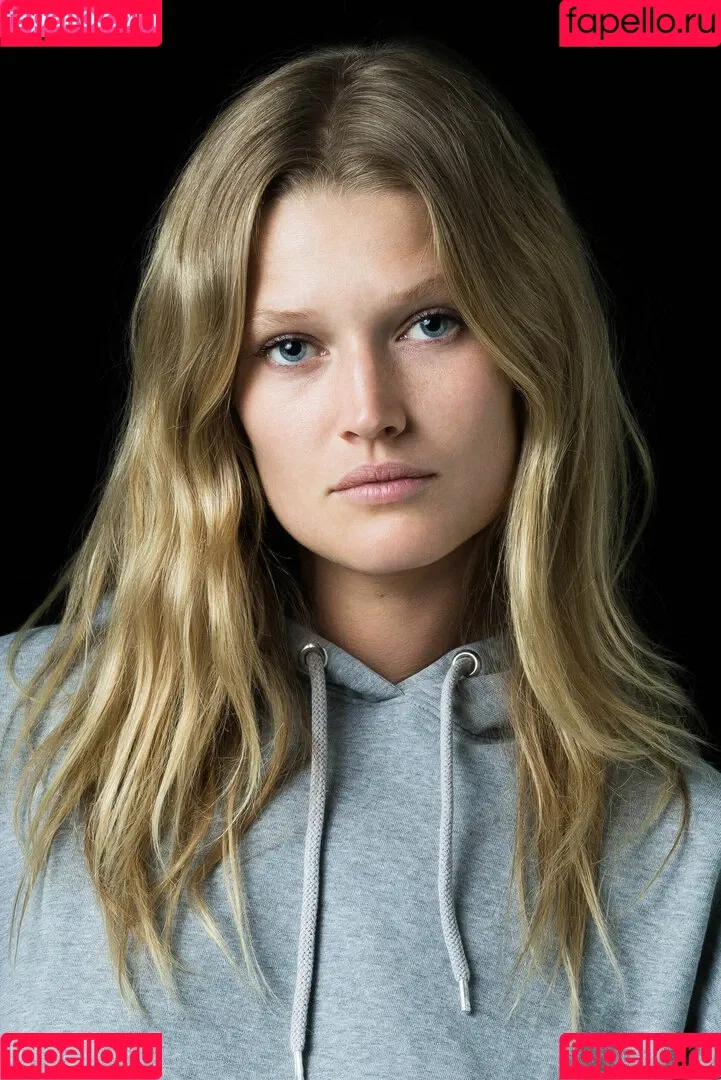 Toni Garrn Onlyfans Photo Gallery 