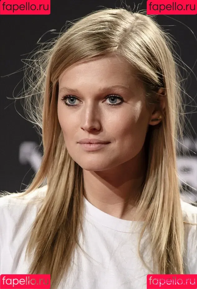 Toni Garrn Onlyfans Photo Gallery 