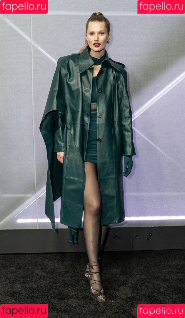 Toni Garrn Onlyfans Photo Gallery 