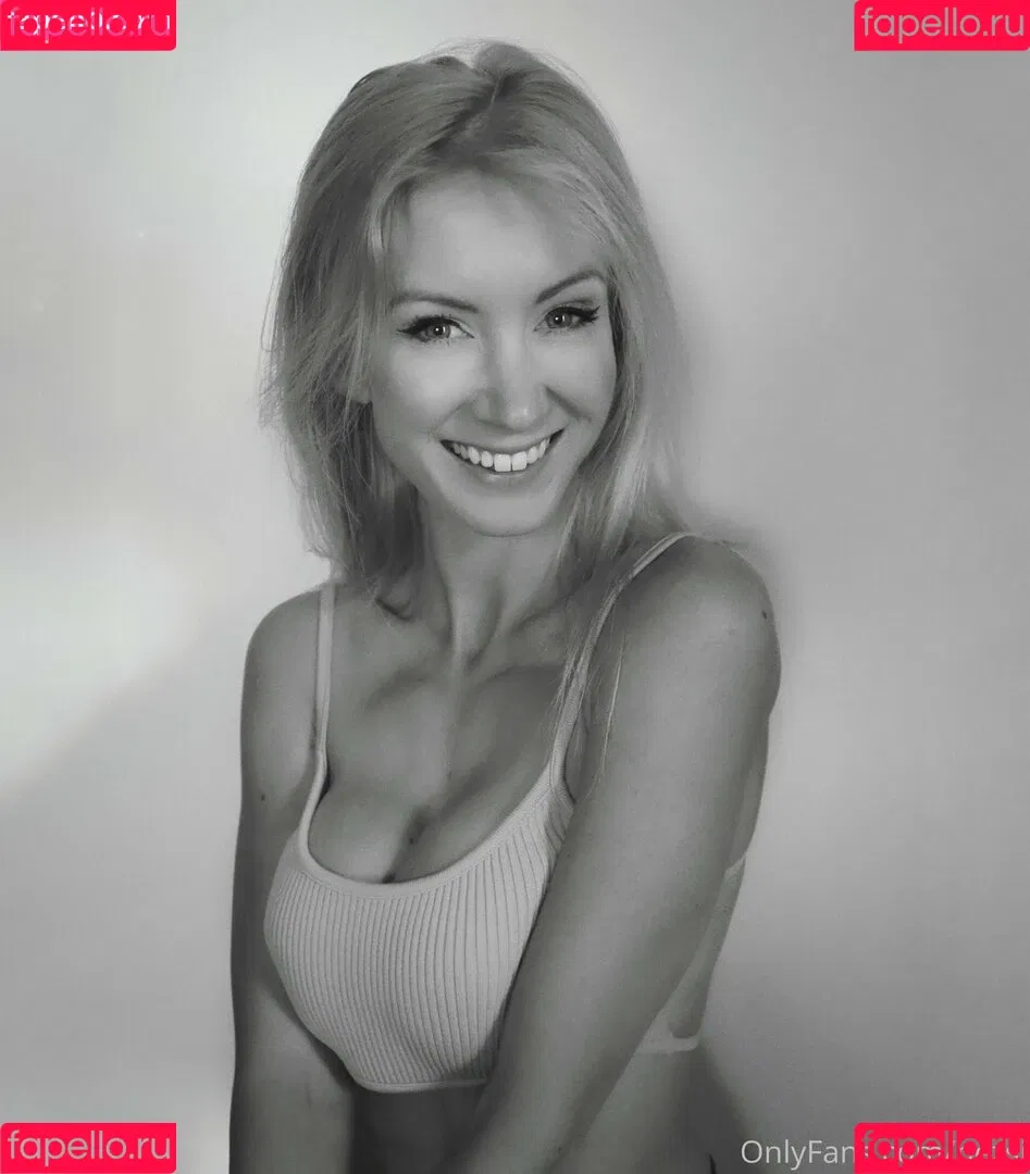 pezsi Onlyfans Photo Gallery 
