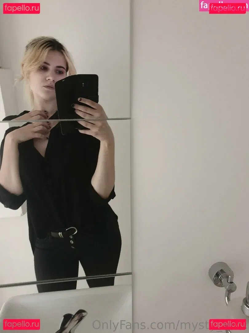 mysty_binx Onlyfans Photo Gallery 