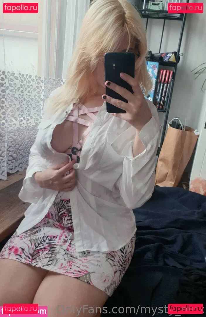 mysty_binx Onlyfans Photo Gallery 