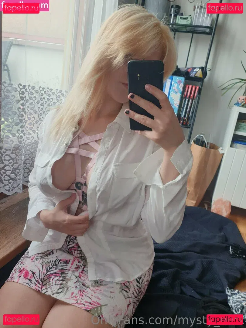 mysty_binx Onlyfans Photo Gallery 