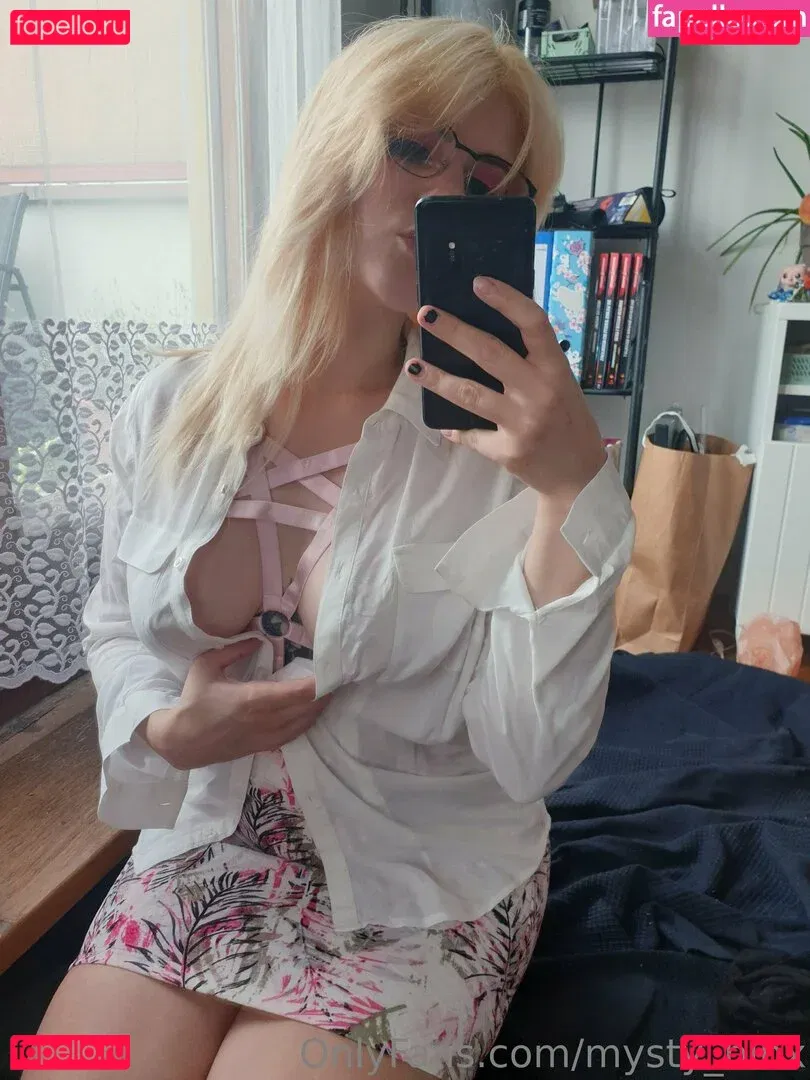 mysty_binx Onlyfans Photo Gallery 