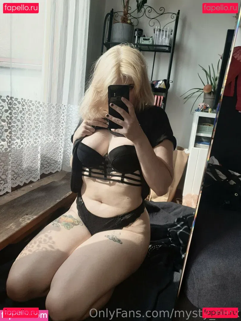 mysty_binx Onlyfans Photo Gallery 
