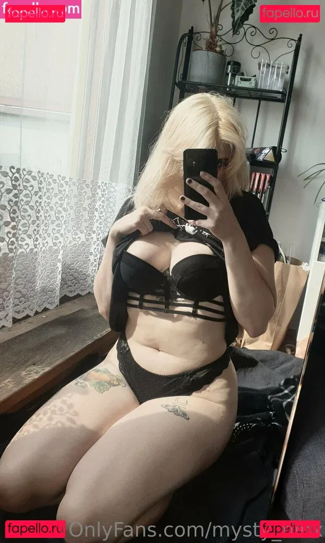 mysty_binx Onlyfans Photo Gallery 