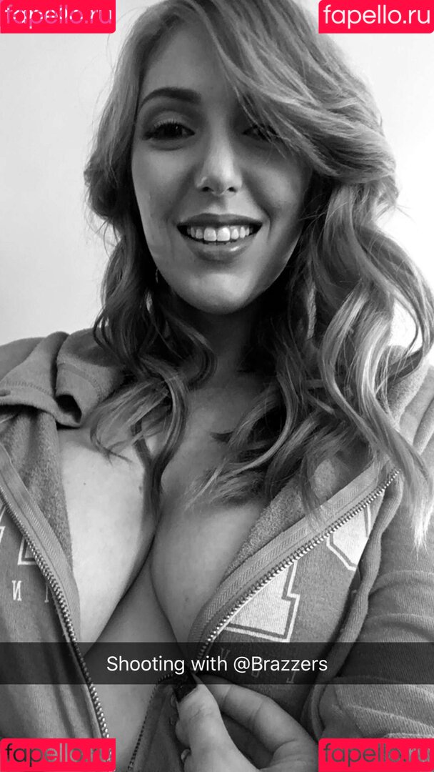 laurenfillsup Onlyfans Photo Gallery 