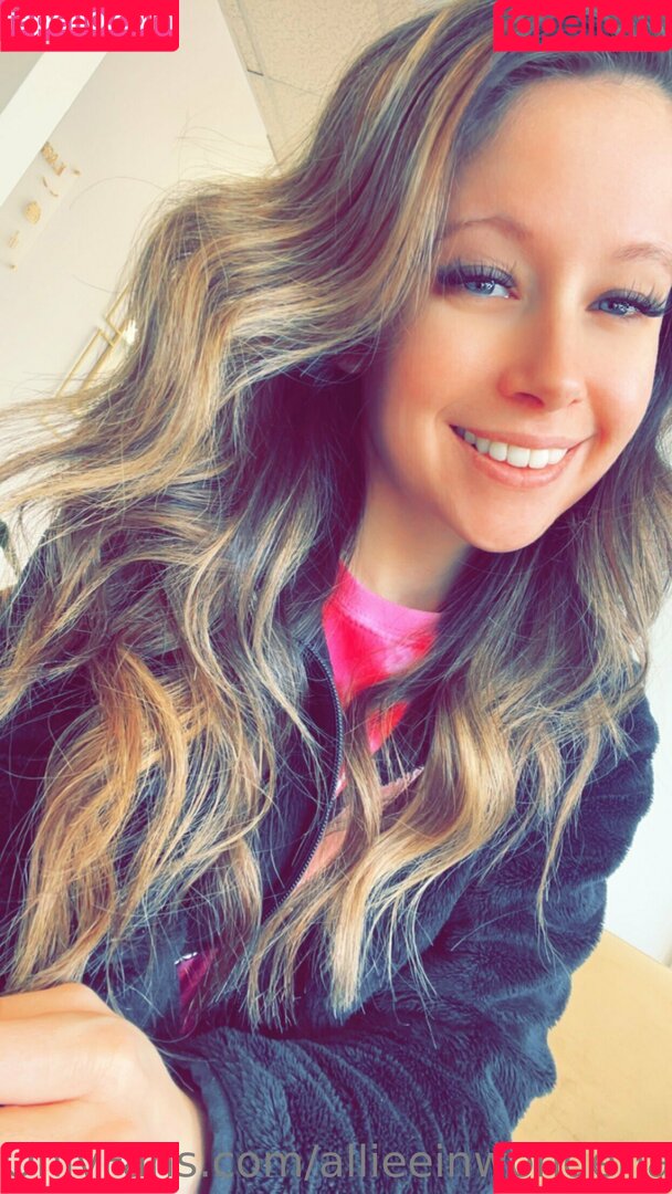 thealliepaigefree Nude Onlyfans Photo 3