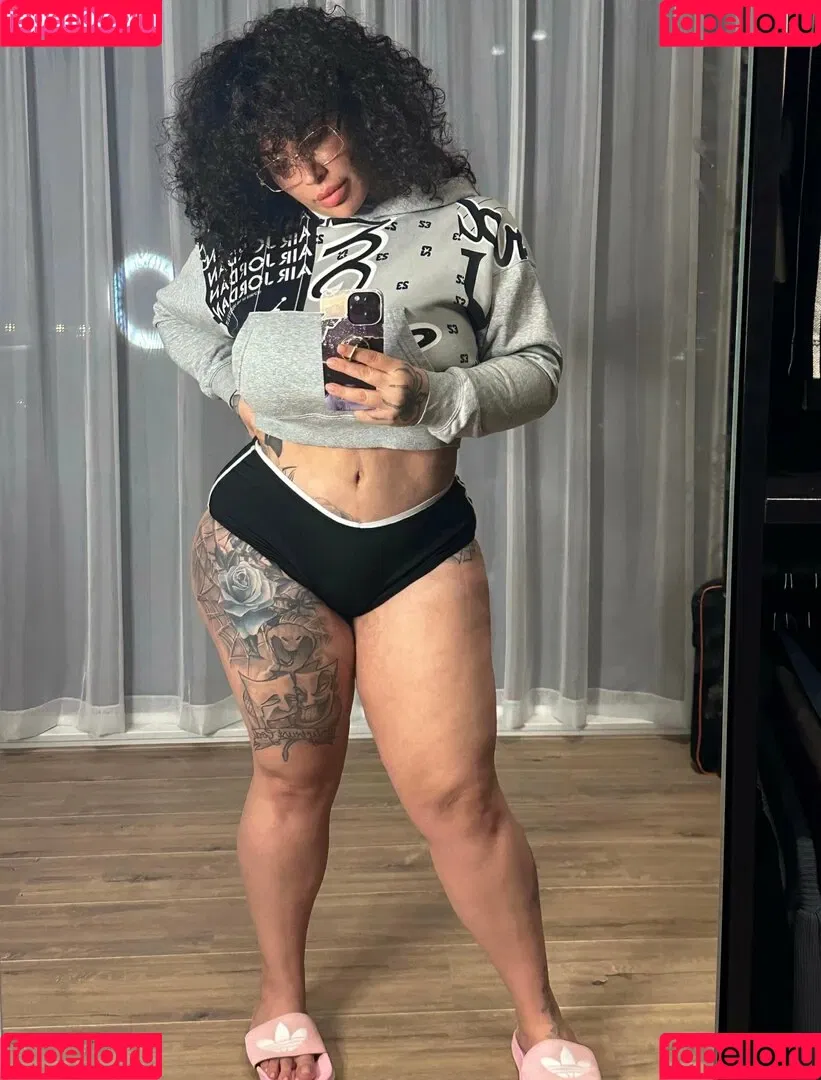 queenazita Onlyfans Photo Gallery 