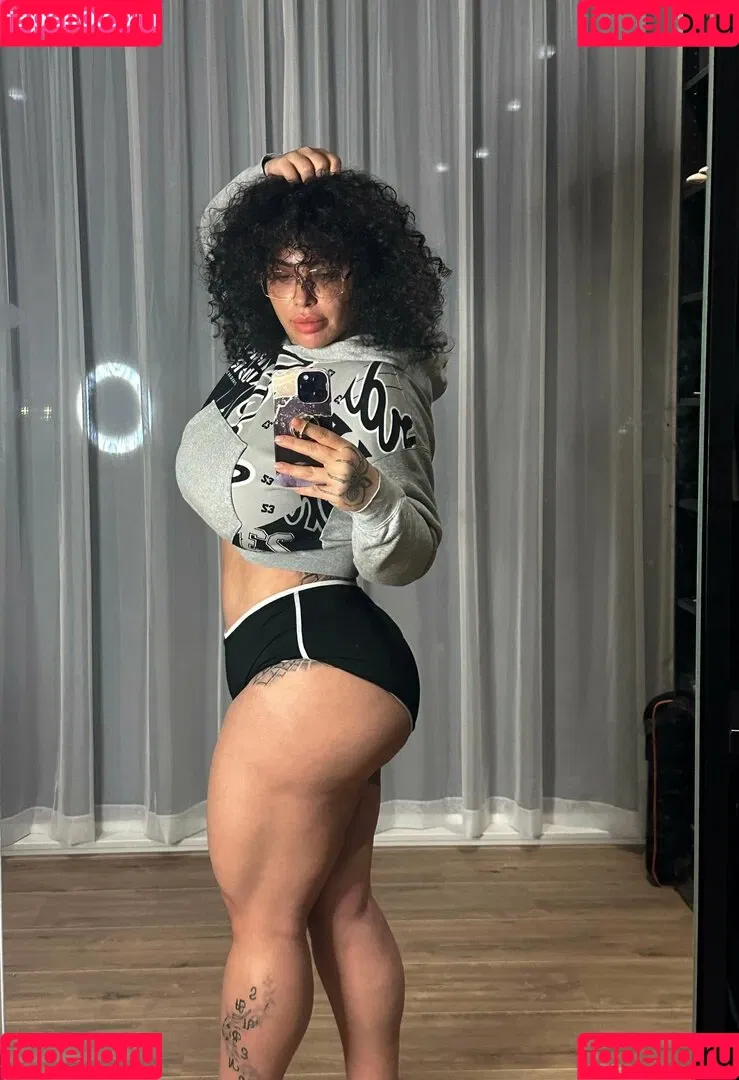 queenazita Onlyfans Photo Gallery 