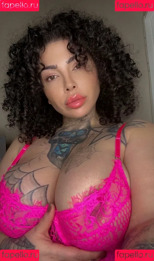 queenazita Onlyfans Photo Gallery 