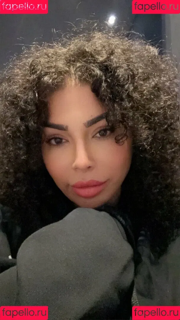queenazita Onlyfans Photo Gallery 