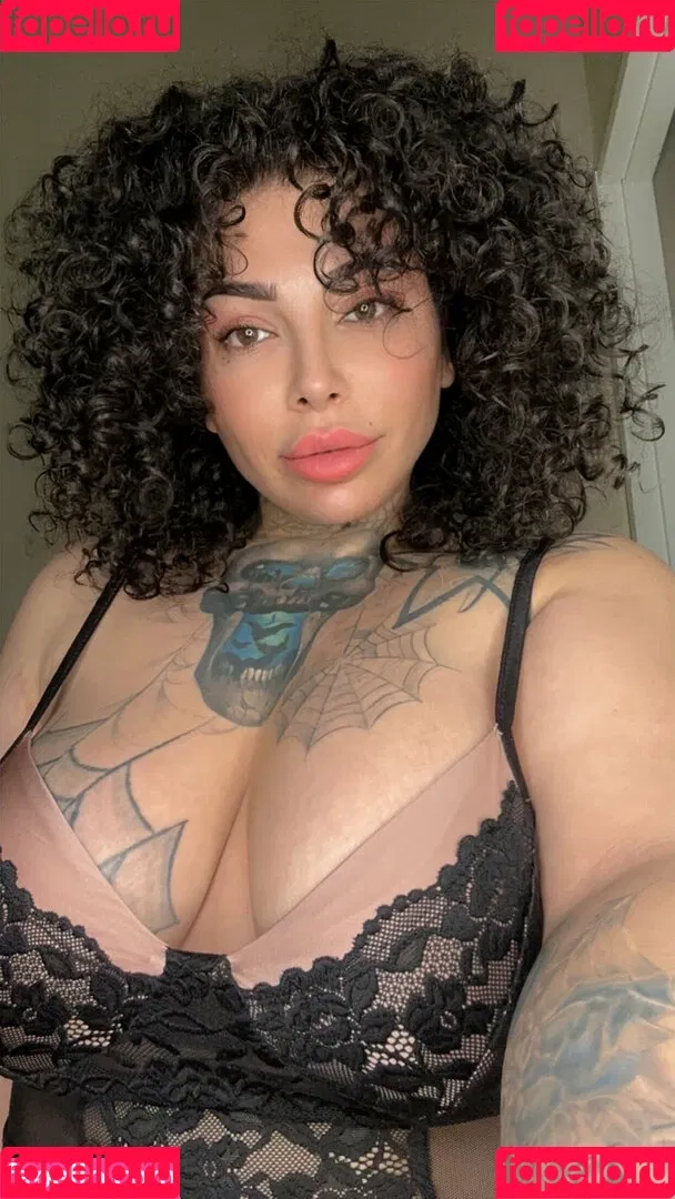 queenazita Onlyfans Photo Gallery 