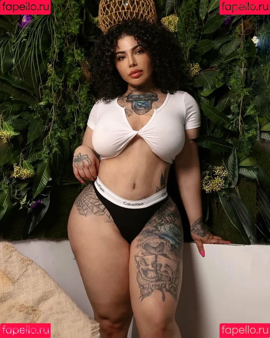 queenazita Onlyfans Photo Gallery 