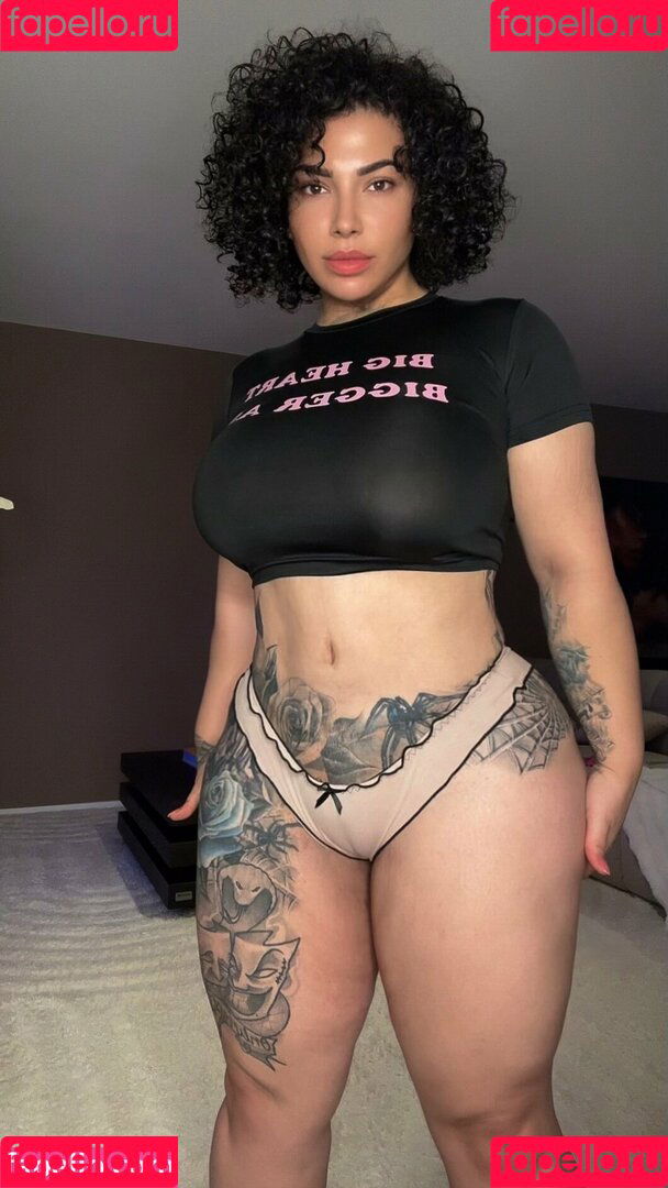 queenazita Onlyfans Photo Gallery 