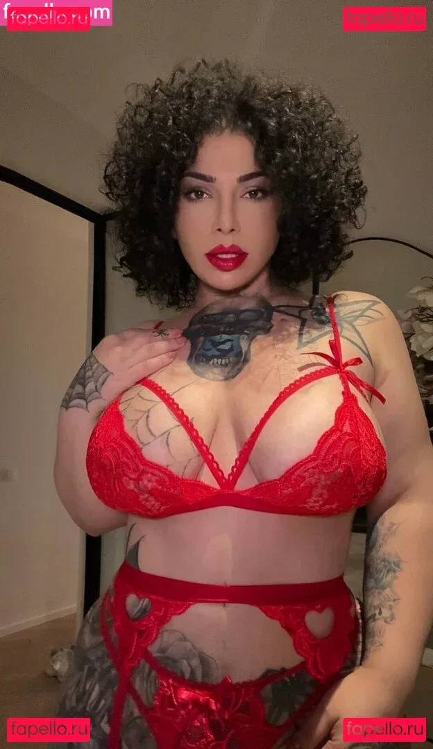 queenazita Onlyfans Photo Gallery 