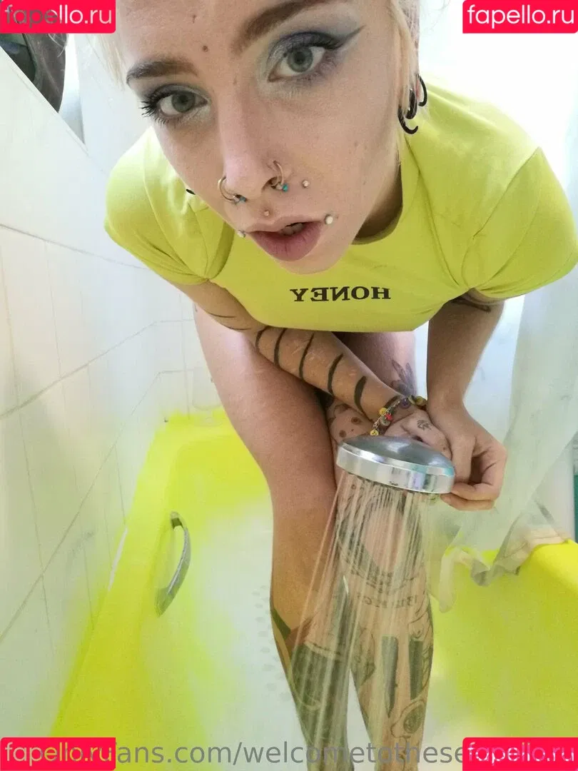 welcometothesewerfree Onlyfans Photo Gallery 