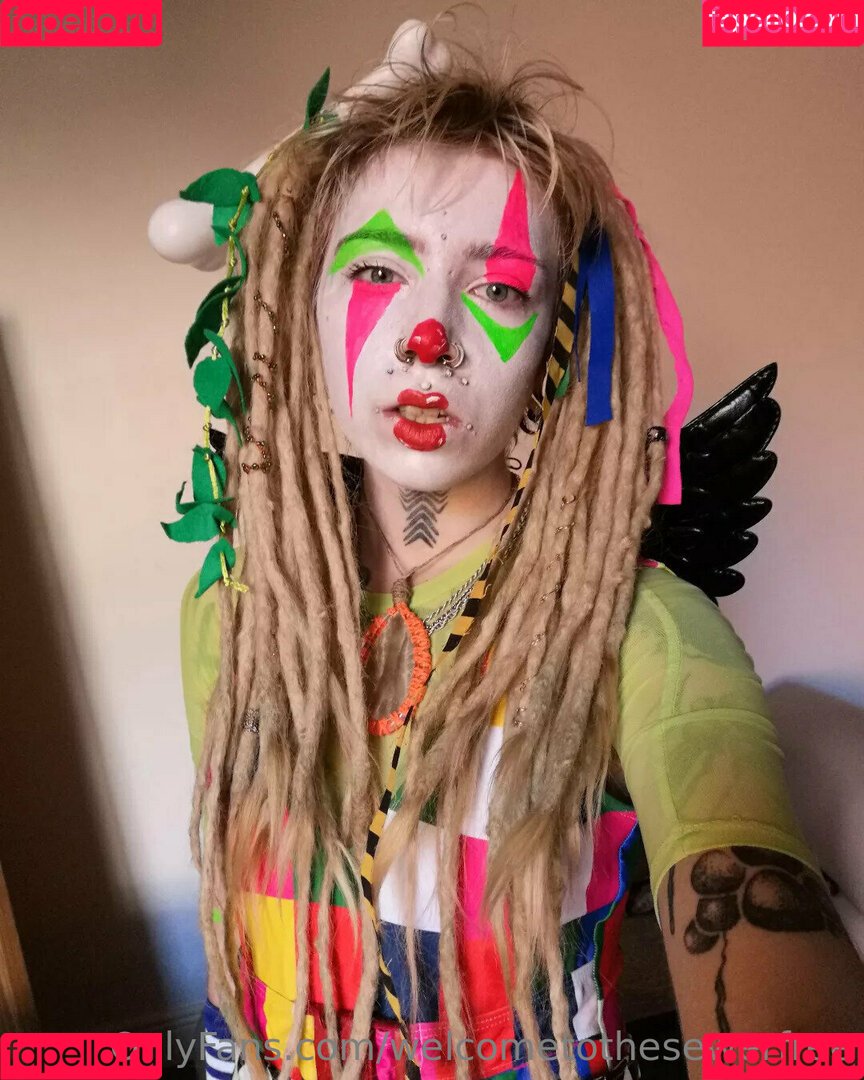 welcometothesewerfree Onlyfans Photo Gallery 