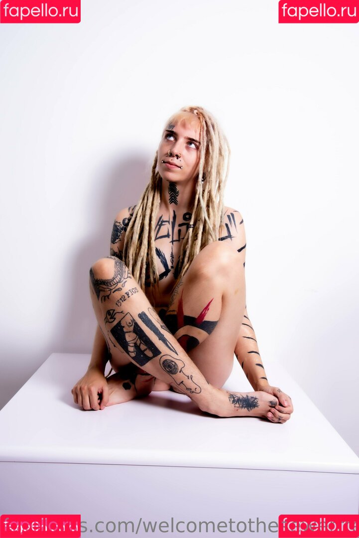 welcometothesewerfree Onlyfans Photo Gallery 